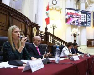Congreso peruano declara persona non grata a AMLO