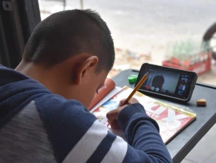 Por actividad del Popocatépetl, imparten clases virtuales en Morelos y Tlaxcala