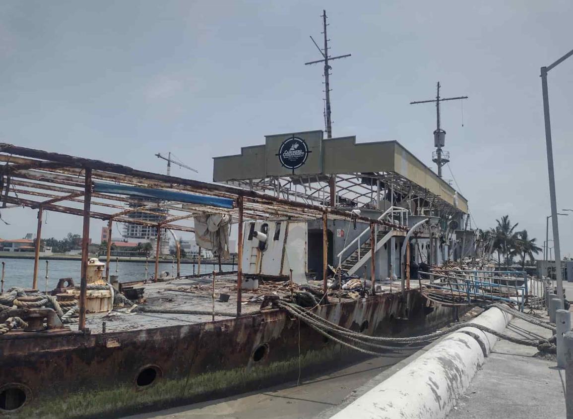 Continua el desmantelamiento del buque cañonero Guanajuato en Boca del Río