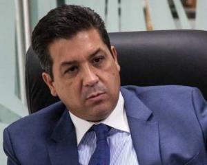Juez ampara a ex gobernador García Cabeza de Vaca para que siga gozando de escoltas