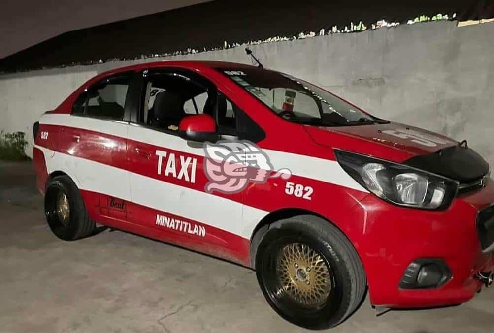 Con ayuda de grúa se robaron taxi en Minatitlán