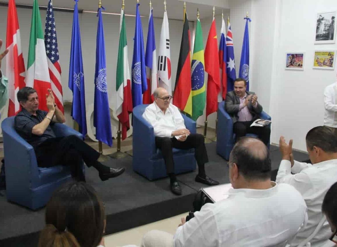 Javier Coello Trejo visitó Veracruz y presentó su libro "El Fiscal de Hierro"
