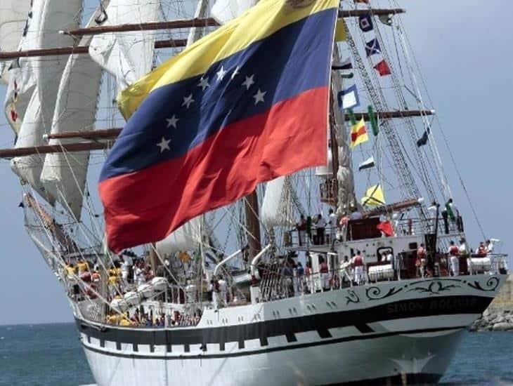 Ya está abierto el buque escuela Simón Bolívar en Veracruz