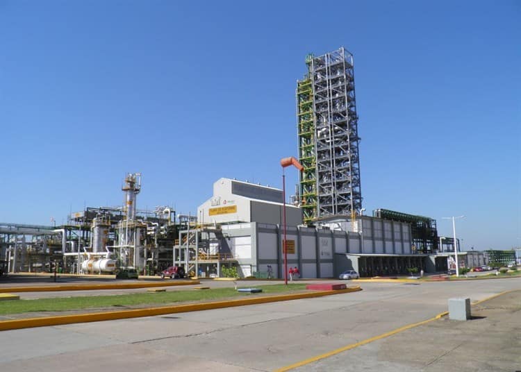 Alzan la voz petroleros ante hostigamiento laboral en Complejos Cangrejera y Morelos