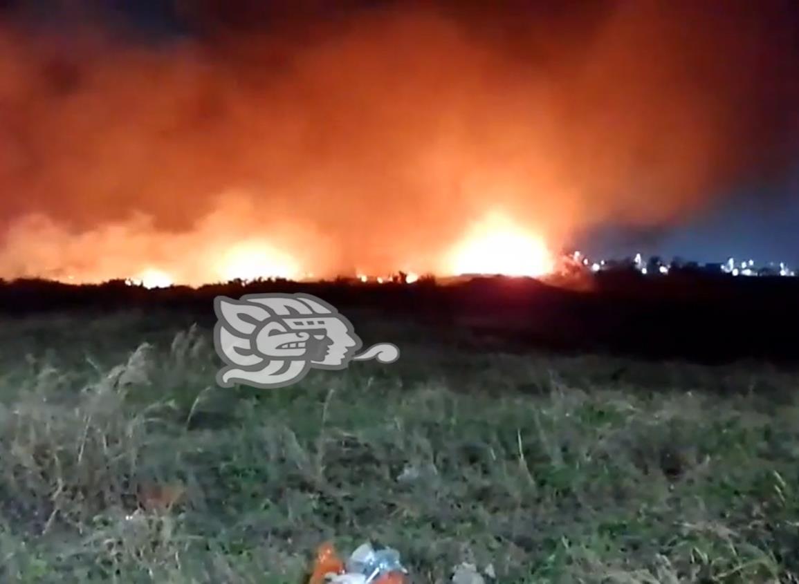 Arde basurero clandestino en predio del IPE en Coatzacoalcos (+Video)