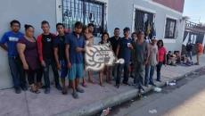 ¡Les robaron y encañonaron! Denuncian migrantes presunto abuso de la Marina (+Video)