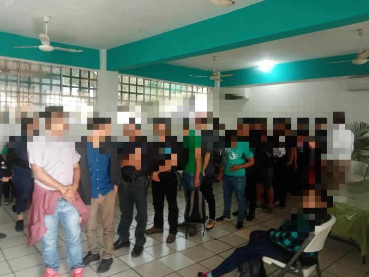 Aseguran a 76 migrantes en Orizaba y Cuitláhuac