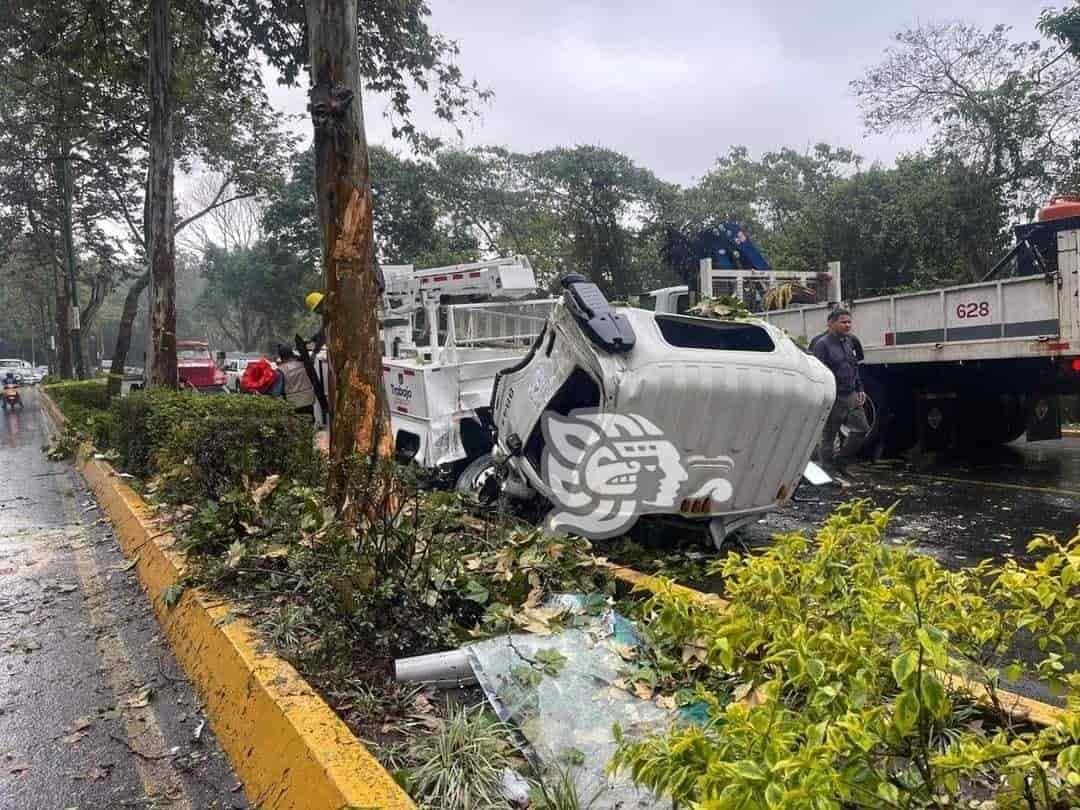 Se confirman 2 fallecidos tras el accidente de trabajadores de alumbrado público en Xalapa