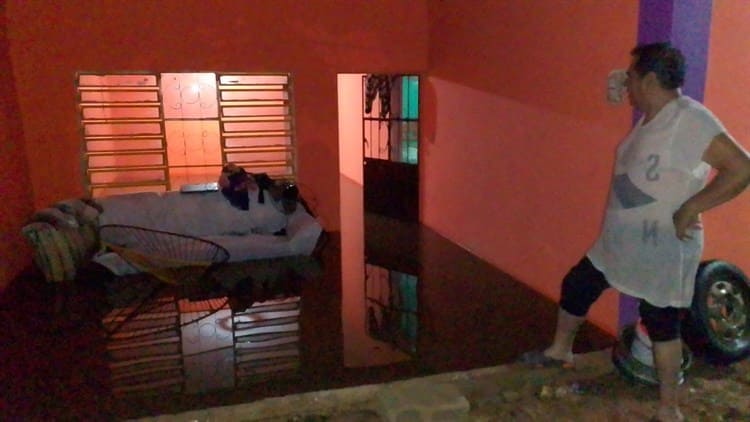 ¡Sin luz ni agua! Graves afectaciones deja tromba en Acayucan y Sayula (+Video)