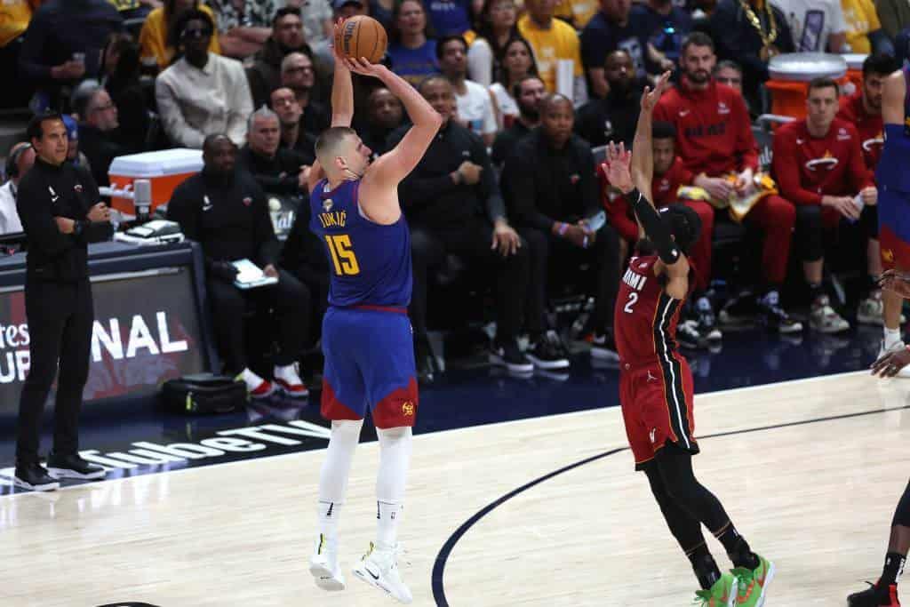 Se ponen adelante Nuggets en la Final de la NBA