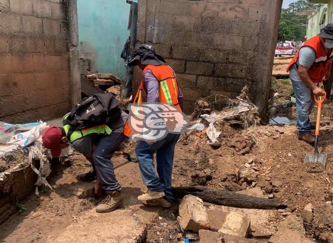 Continúan trabajos para retirar escombros tras tromba que afectó Oluta (+Video)