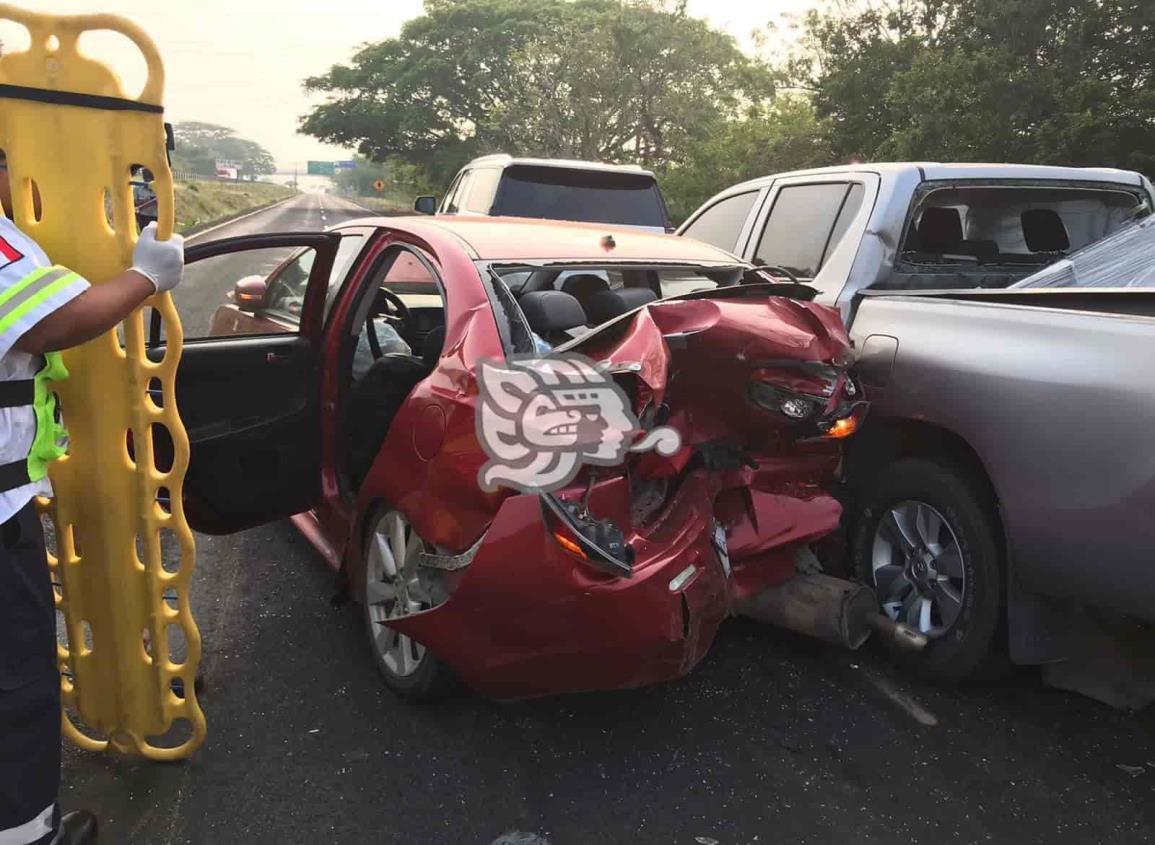 Cinco heridos en choques sobre autopista y Transístmica en Acayucan