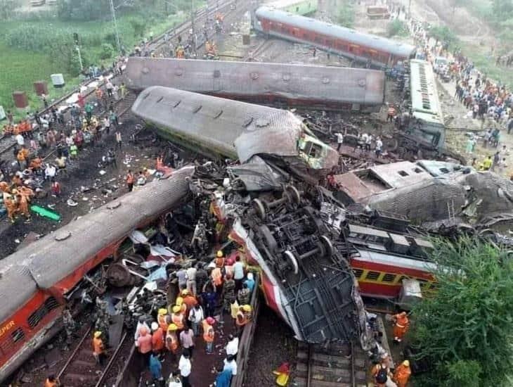 Devastador choque de trenes termina con la vida de más de 200 personas en la India (+Video)