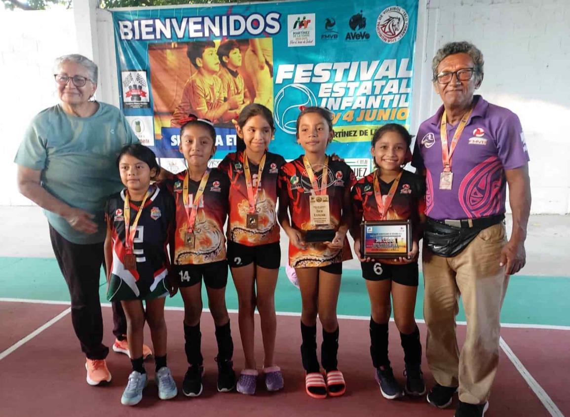 Dragonas de Jáltipan son sublíderes en el Festival Infantil de Voleibol de la AVEVO