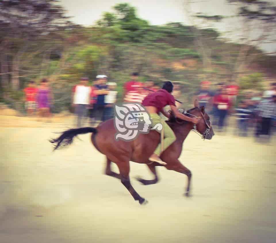 Con carreras de caballos y baile celebrarán el día del padre en Moloacán