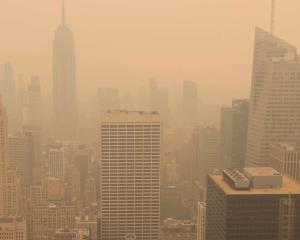 Desaparece” Nueva York , la cubre humo naranja por incendios en Canadá  (+Video)