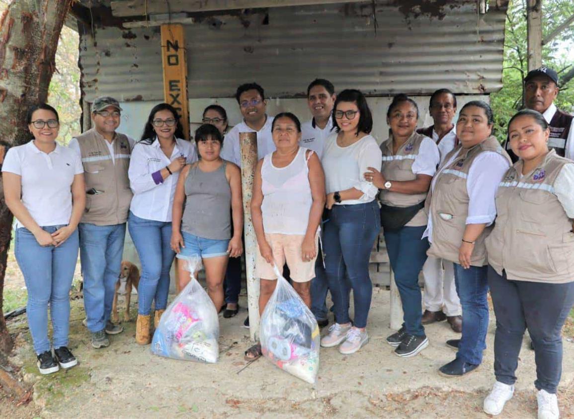 DIF Coatzacoalcos entrega despensas a familias de Mundo Nuevo