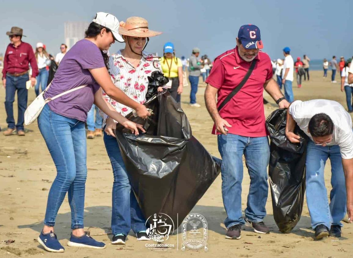 Gobierno de Coatzacoalcos realiza limpieza de Playa en Conmemoración del Día Mundial de los Océanos