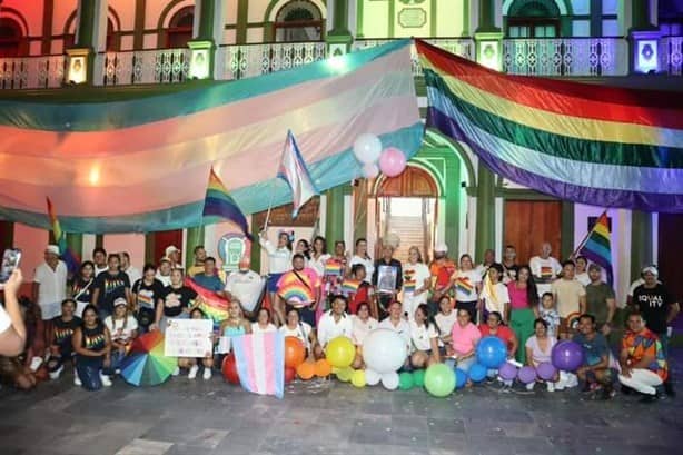 Alcaldesa de Alvarado encabeza marcha LGBTI