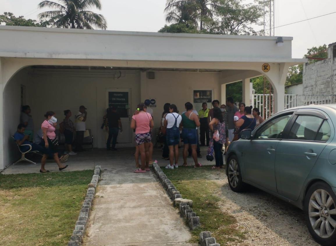 Padres de familia se manifestaron en CFE por falta de energía eléctrica en kinder de Nanchital