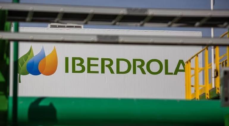 Gobierno de México firma compra-venta de 13 plantas de Iberdrola