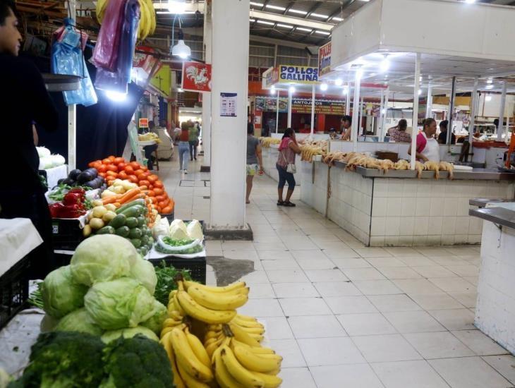 Caen 40% las ventas en Mercado Morelos; productos se echan a perder más rápido por fuerte calor