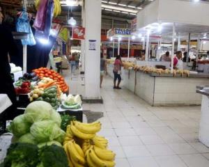 Caen 40% las ventas en Mercado Morelos; productos se echan a perder más rápido por fuerte calor
