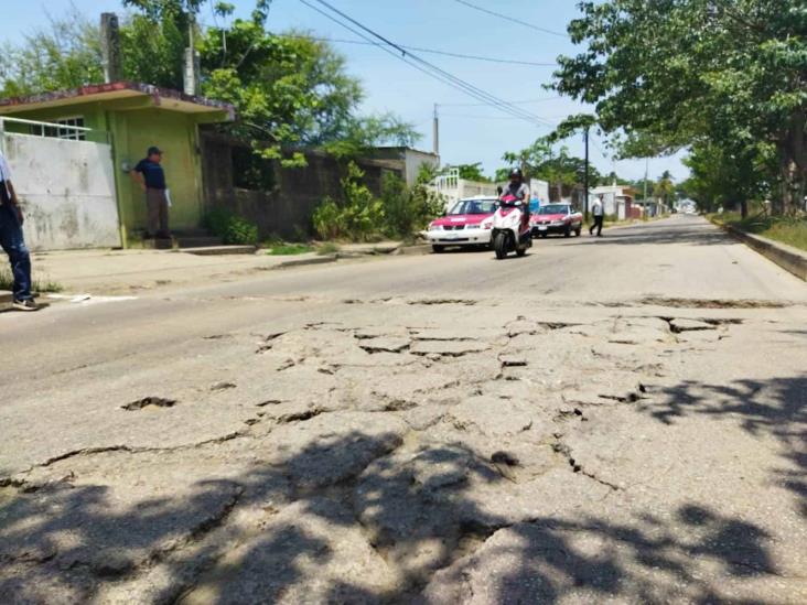 Allende está hecho pedazos: Taxistas exigen reparación de calles
