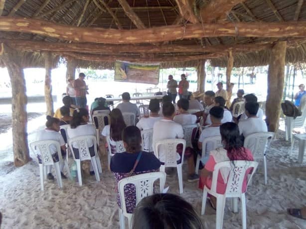 Gobierno de Soconusco gestiona escuelas de campo ante SADER