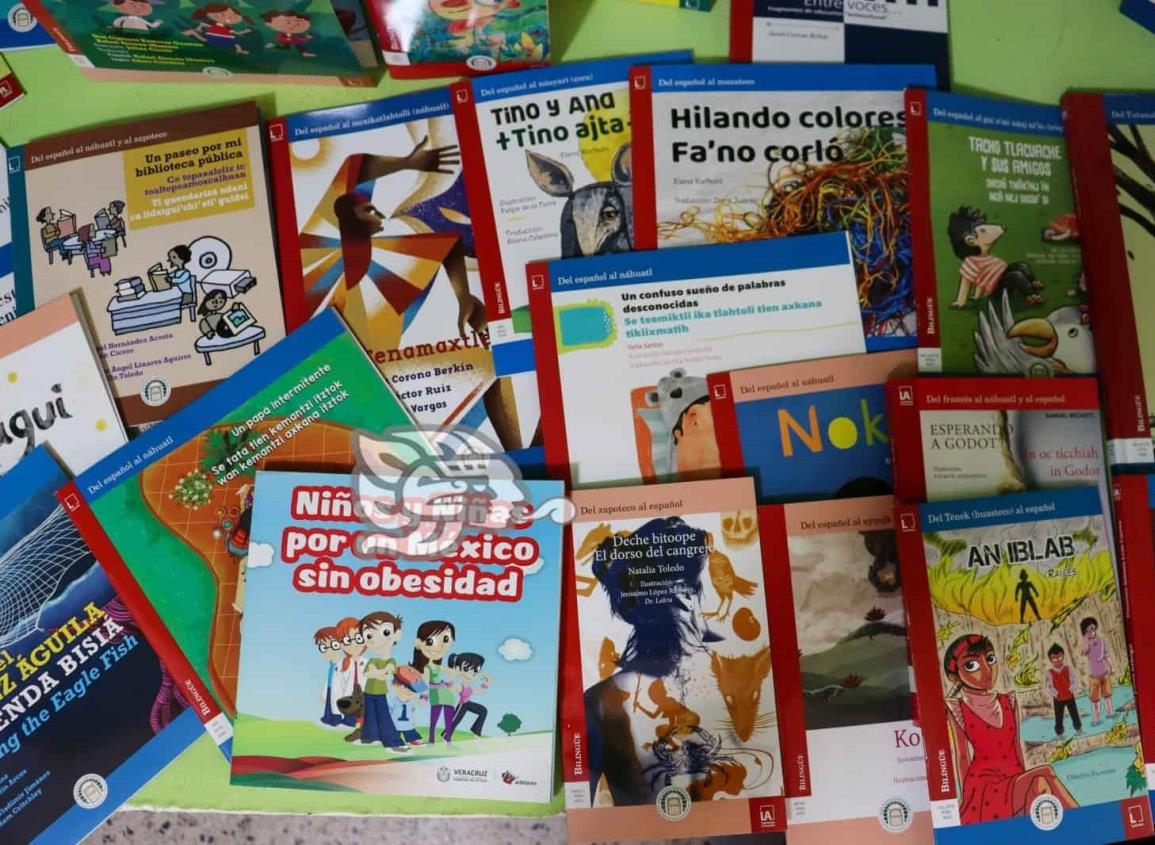 Llegan a Nanchital libros traducidos del español al zapoteco 