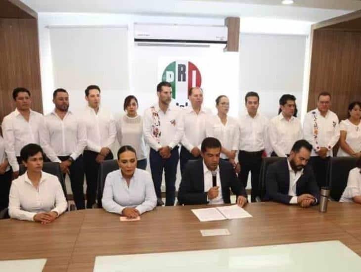 Renuncian diputados y dirigente del PRI en Hidalgo; siguen los pasos de Omar Fayad