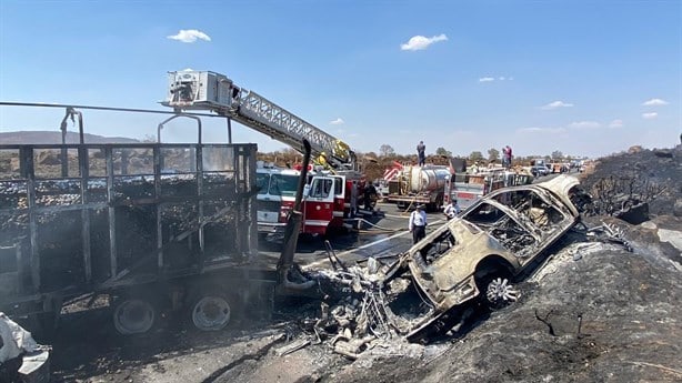 Masiva carambola en Jalisco deja al menos 5 muertos y decenas de heridos (+Video)