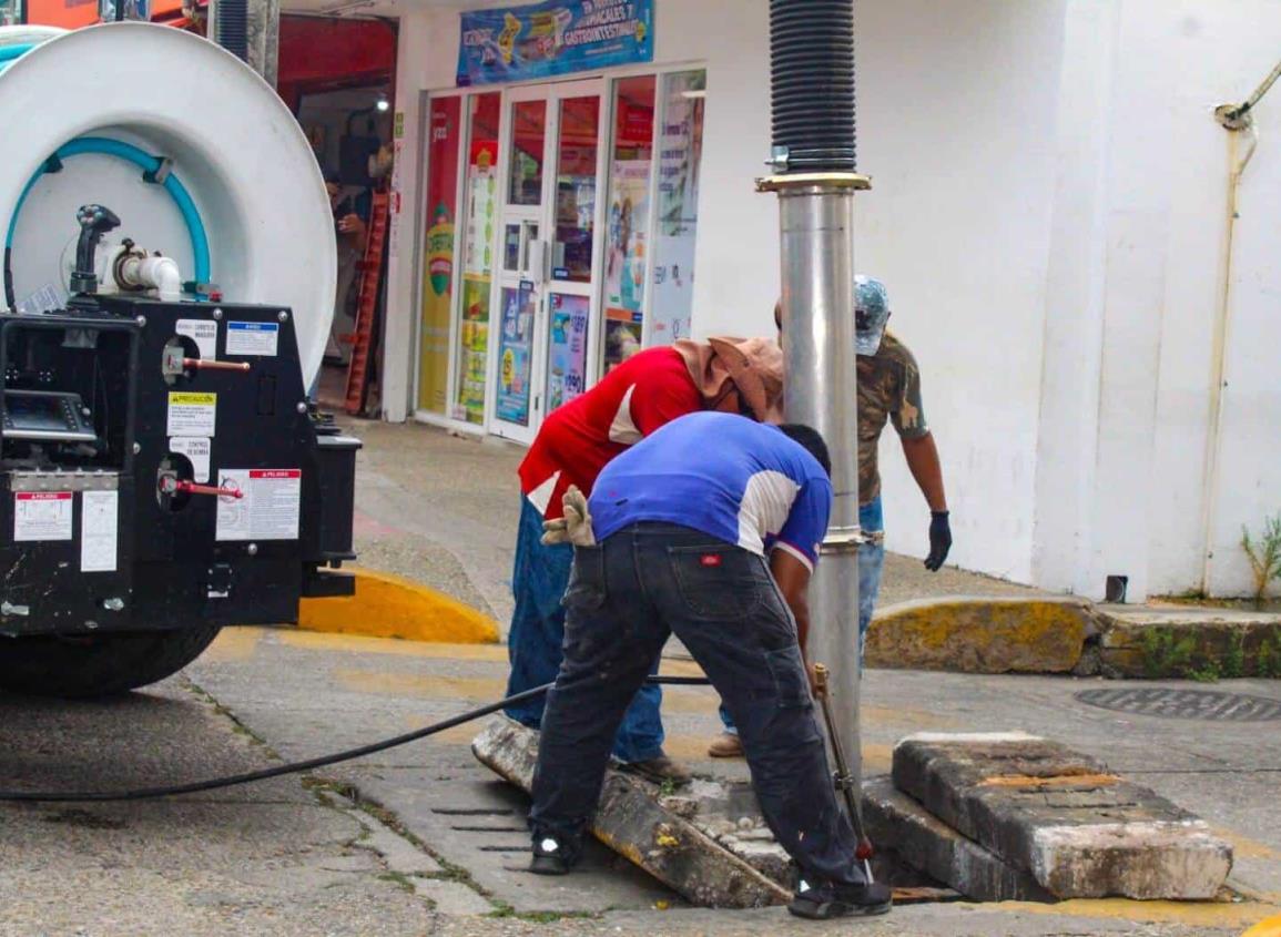 Ciudadanos esperan que limpieza de drenaje se realice en todos los sectores de Nanchital
