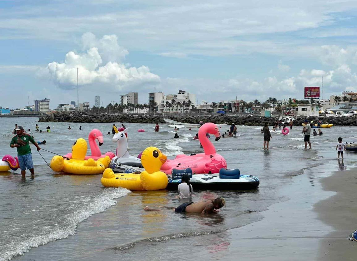 Lluvia ahuyentó a turistas de playas en Veracruz