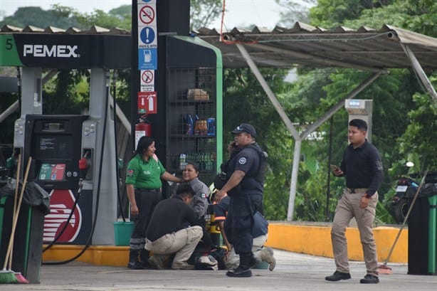 A balazos someten a guardias de seguridad y asaltan gasolinera en Acayucan