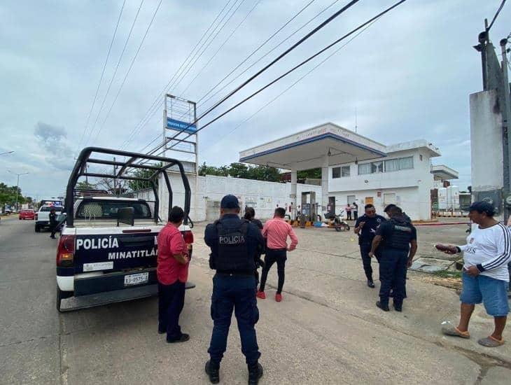 Asesinan a sujeto a balazos en plena gasolinera de Mina l VIDEO