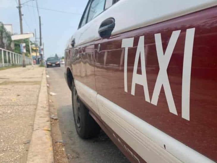 Con arma de fuego asaltan a taxista de Coatza; participaron un hombre y 2 menores de 10 años