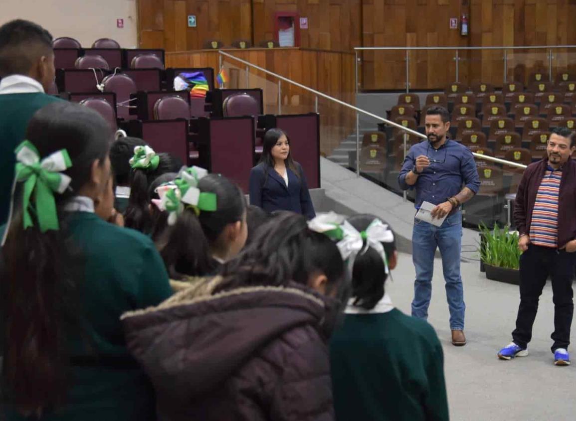 Recibe Congreso a estudiantes de secundaria, de Perote