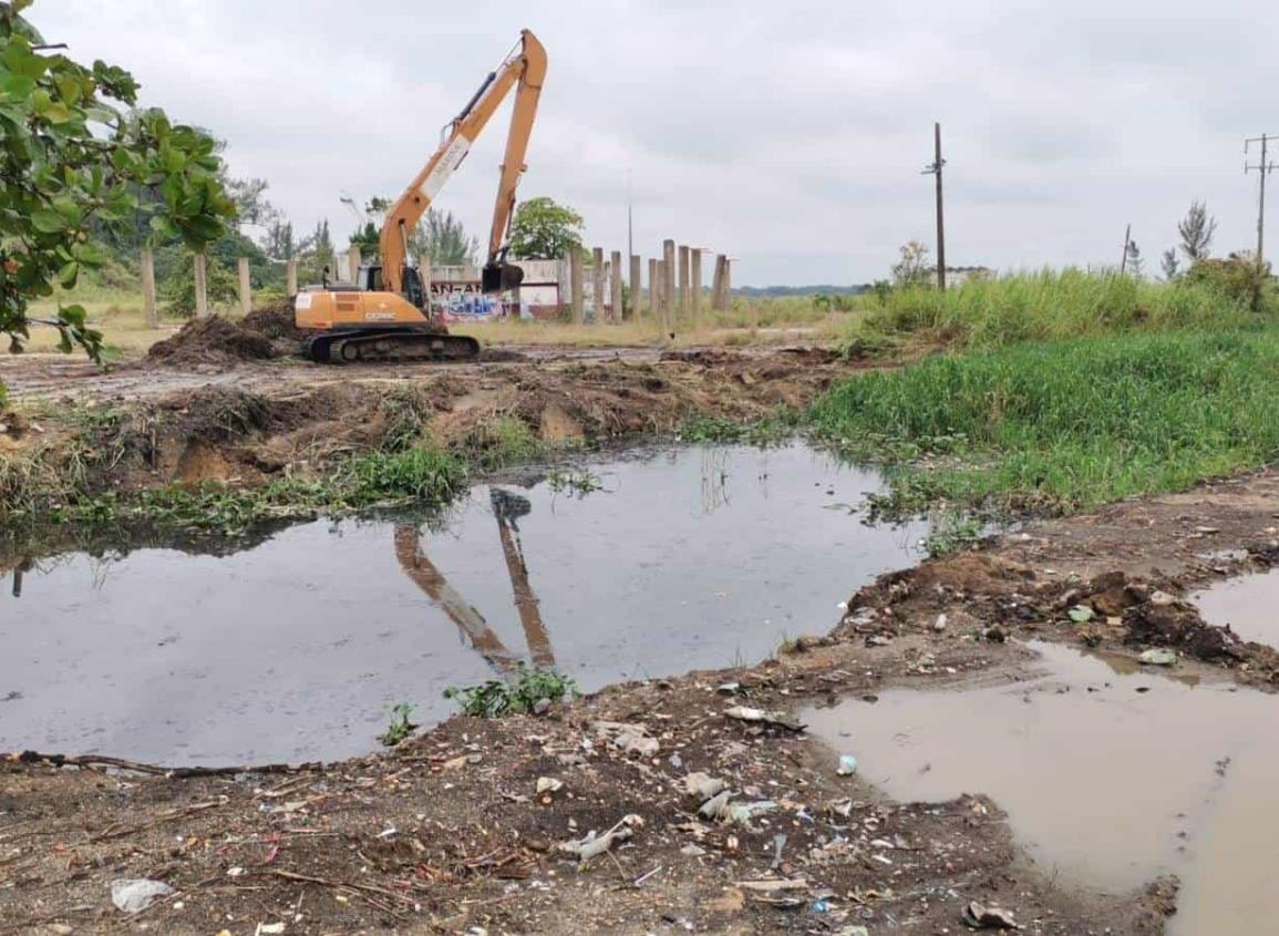 Avanza el dragado del arroyo Gopalapa en Nanchital