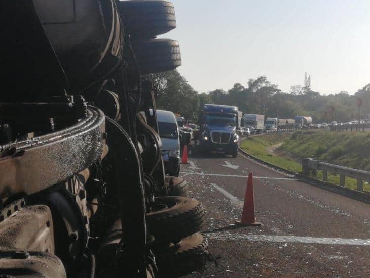 Fatal accidente ahoga la carretera Villahermosa- Coatzacoalcos l VIDEO