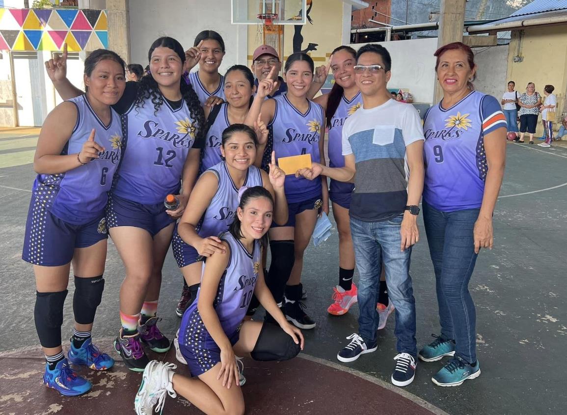 Sparks  conquistó el título en el basquetbol femenil Cruz Verde