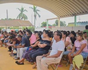 Vecinos de la colonia Díaz Ordaz reciben atención médica gratuita