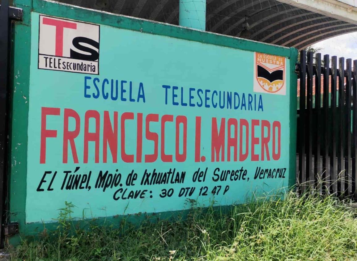 Por ampliación de las vías Ferreas telesecundaria Francisco I Madero tiene que cambiar su ubicación