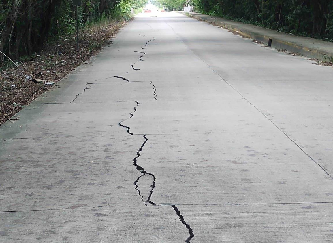 Aumenta daño en la carretera Nanchital-Las Choapas a la altura de Moloacán 