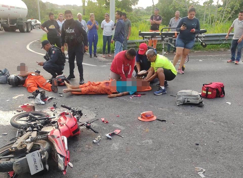 Tráiler arrastra motocicleta; un muerto y un lesionado en la Cosolea-Nuevo Teapa