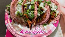 Este negocio de Coatzacoalcos ofrece los Tacos Barbie; ¡estarán por tiempo limitado!