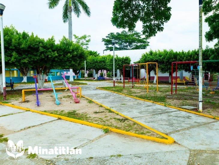 Continúa la recuperación de espacios públicos en Minatitlán