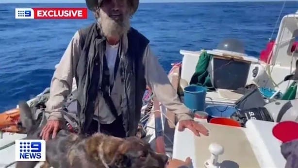 Rescatan a australiano que había naufragado 3 meses en aguas mexicanas con su perrita ¡Comía pescado crudo!