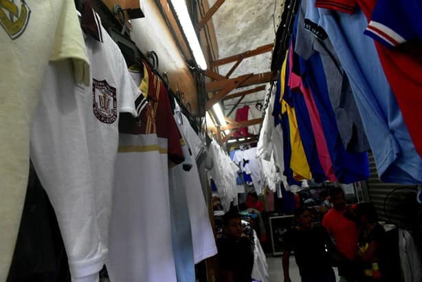 Precio de uniformes escolares aumentará hasta 20% en Coatzacoalcos | VIDEO