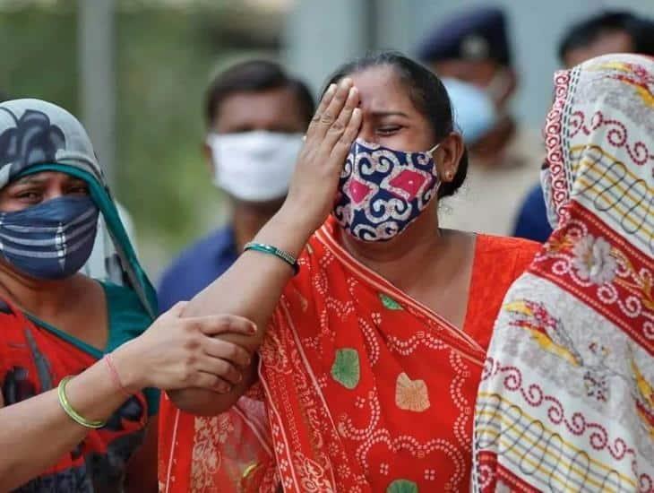 India genera gran indignación tras agresión a 2 mujeres; las obligaron a caminar desnudas por la calle